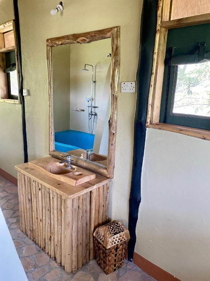 Enshama Game Lodge And Campsite Katunguru Buitenkant foto