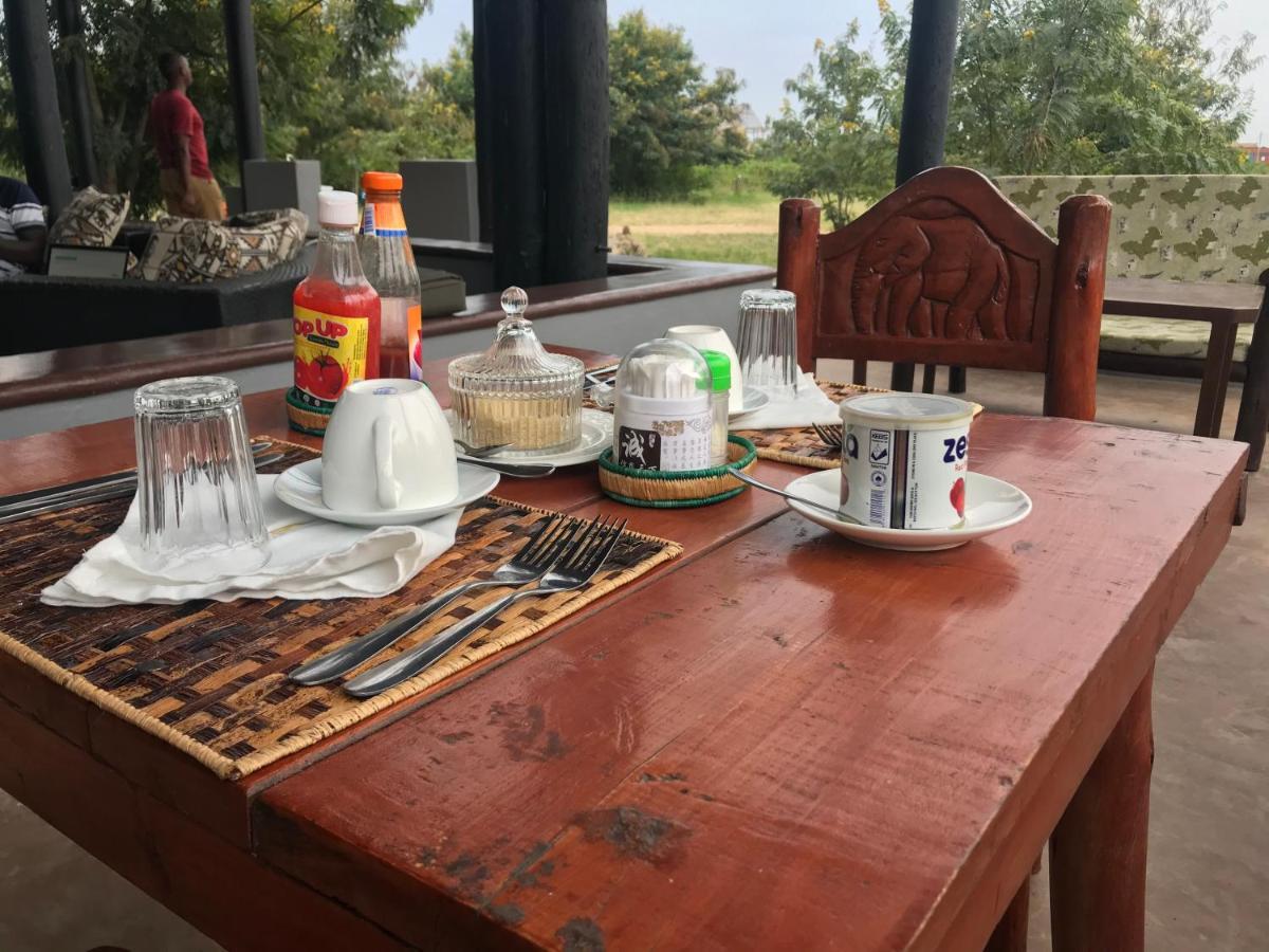 Enshama Game Lodge And Campsite Katunguru Buitenkant foto